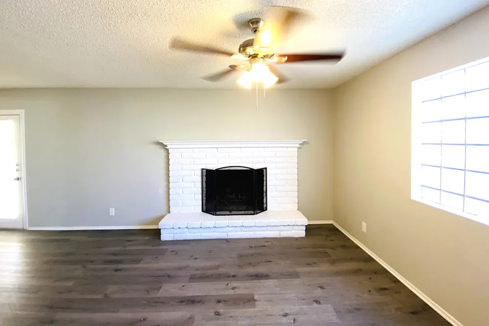 702 N Comanche Dr #NA - Photo 2 of 8