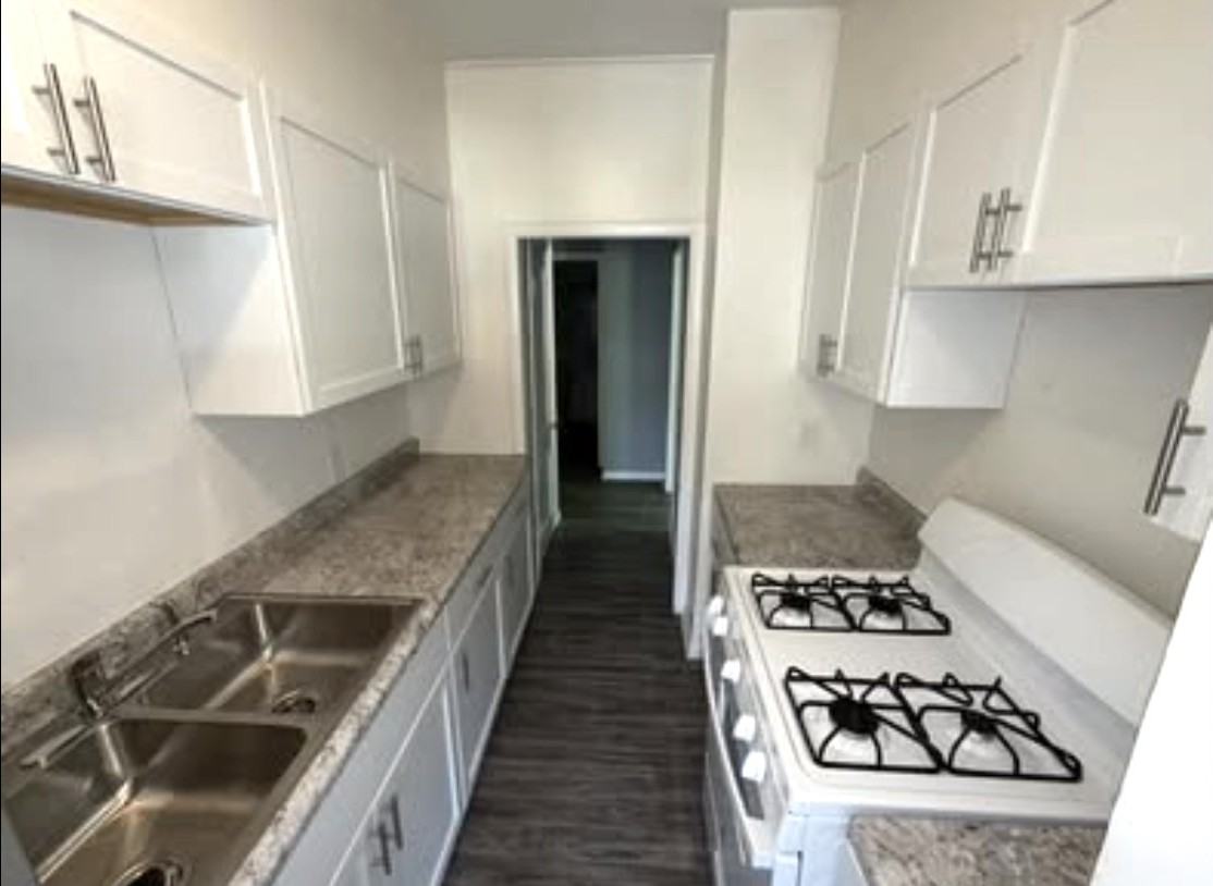 133 W 13th St #3 - Photo 3 of 15
