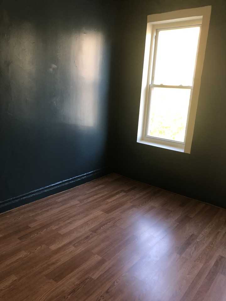 569 Osborn St Fl 2 #NA - Photo 3 of 5