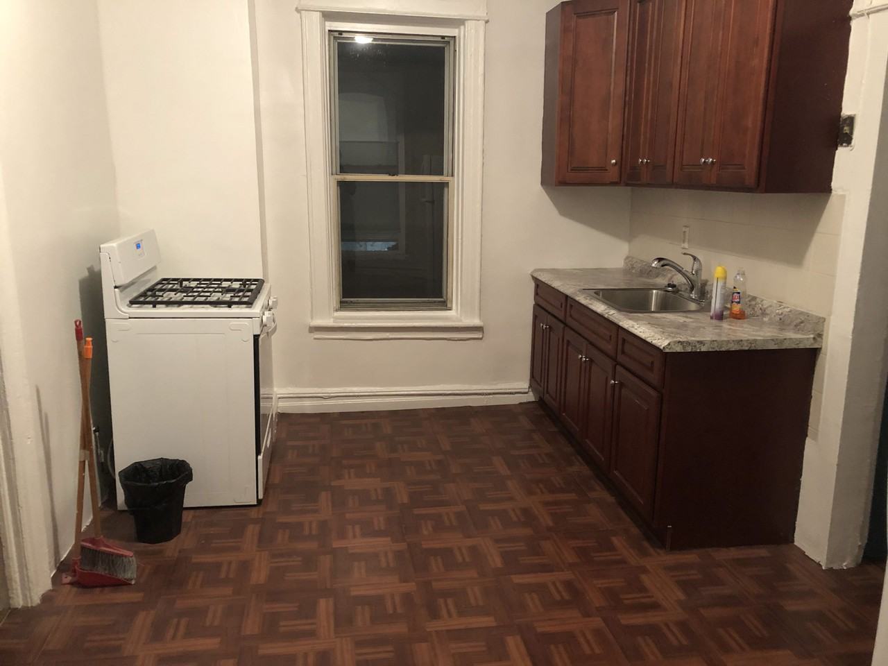 569 Osborn St Fl 2 #NA - Photo 4 of 5
