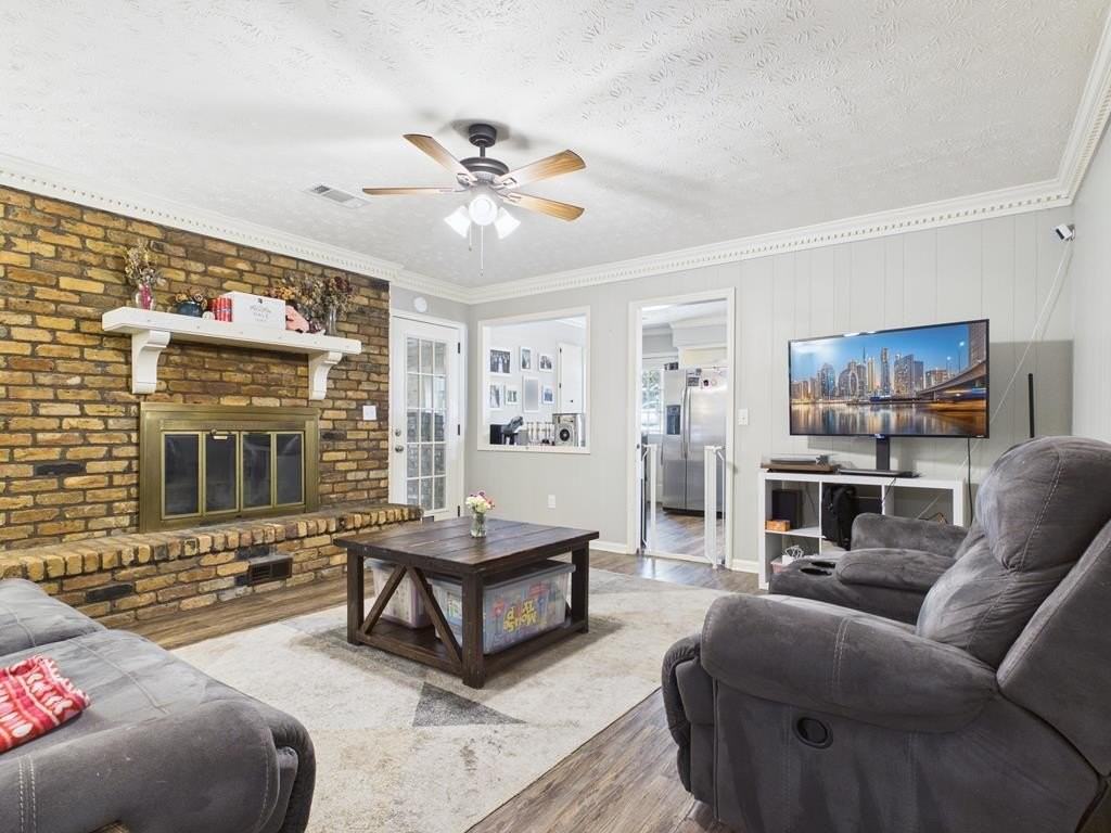 1332 Autumnridge Dr - Photo 3 of 30
