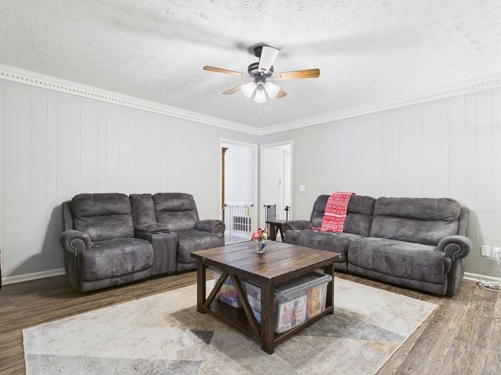 1332 Autumnridge Dr - Photo 4 of 30