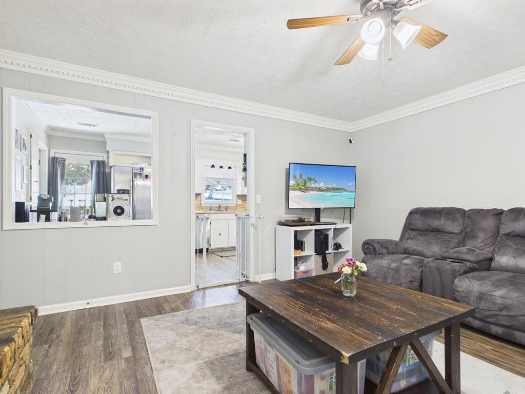 1332 Autumnridge Dr - Photo 5 of 30