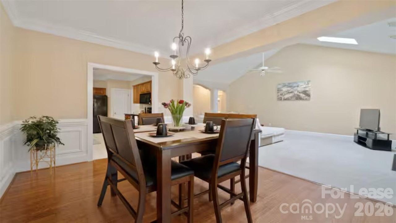 2804 Wingfield Pl - Photo 3 of 7