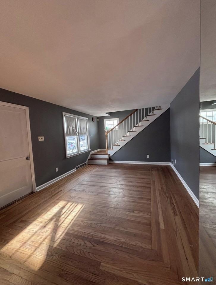 112 Harrington Ave - Photo 3 of 9