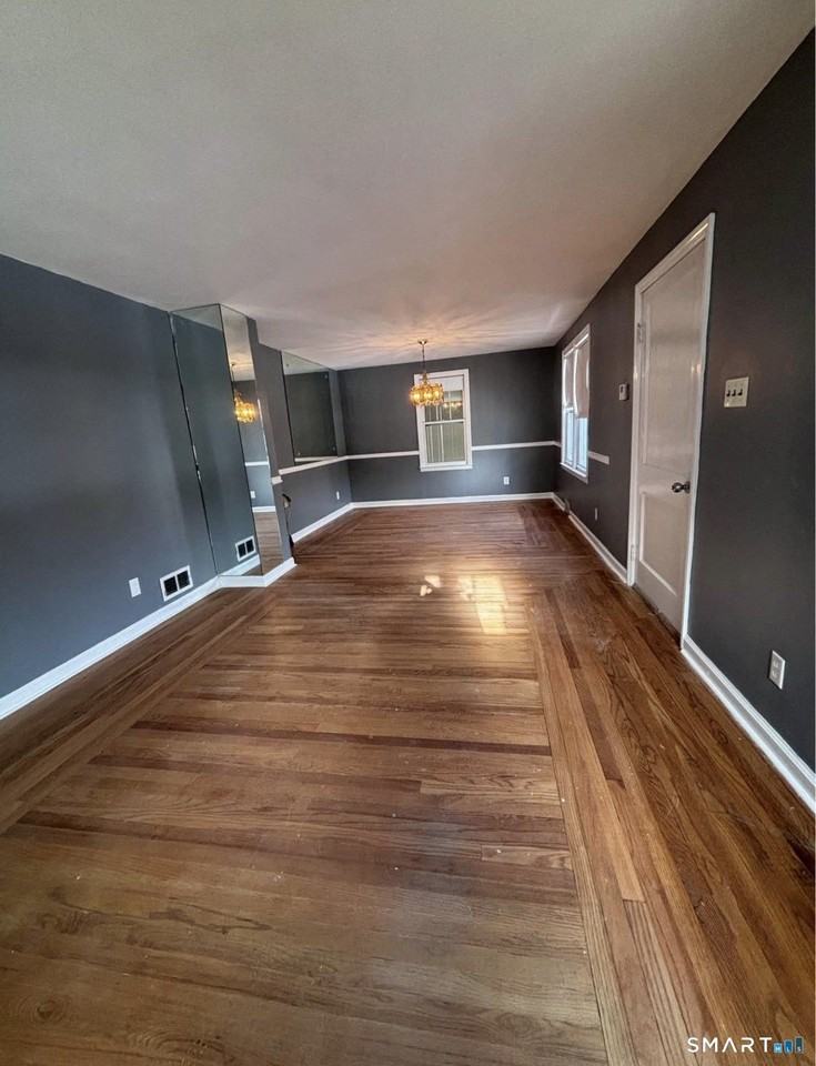 112 Harrington Ave - Photo 4 of 9