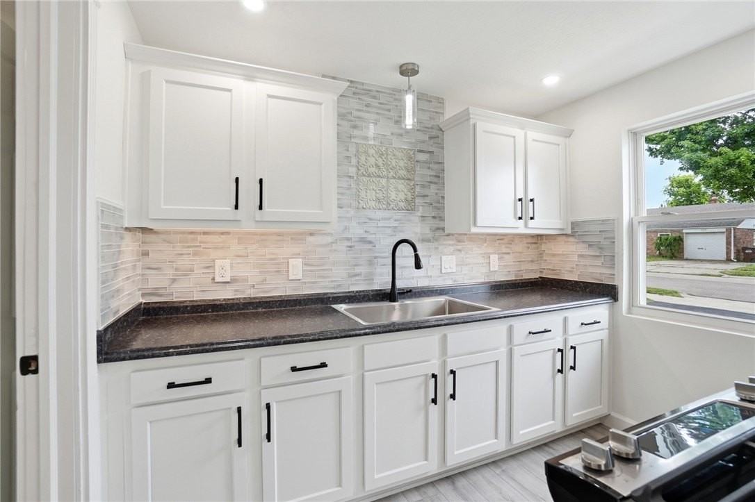 3924 Fulton Ave - Photo 4 of 28
