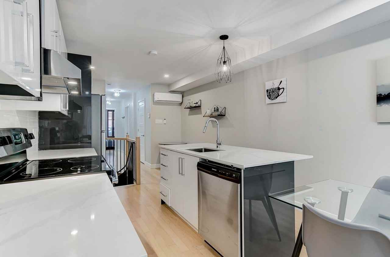 4268 Rue De Brébeuf 102 - Photo 3 of 18