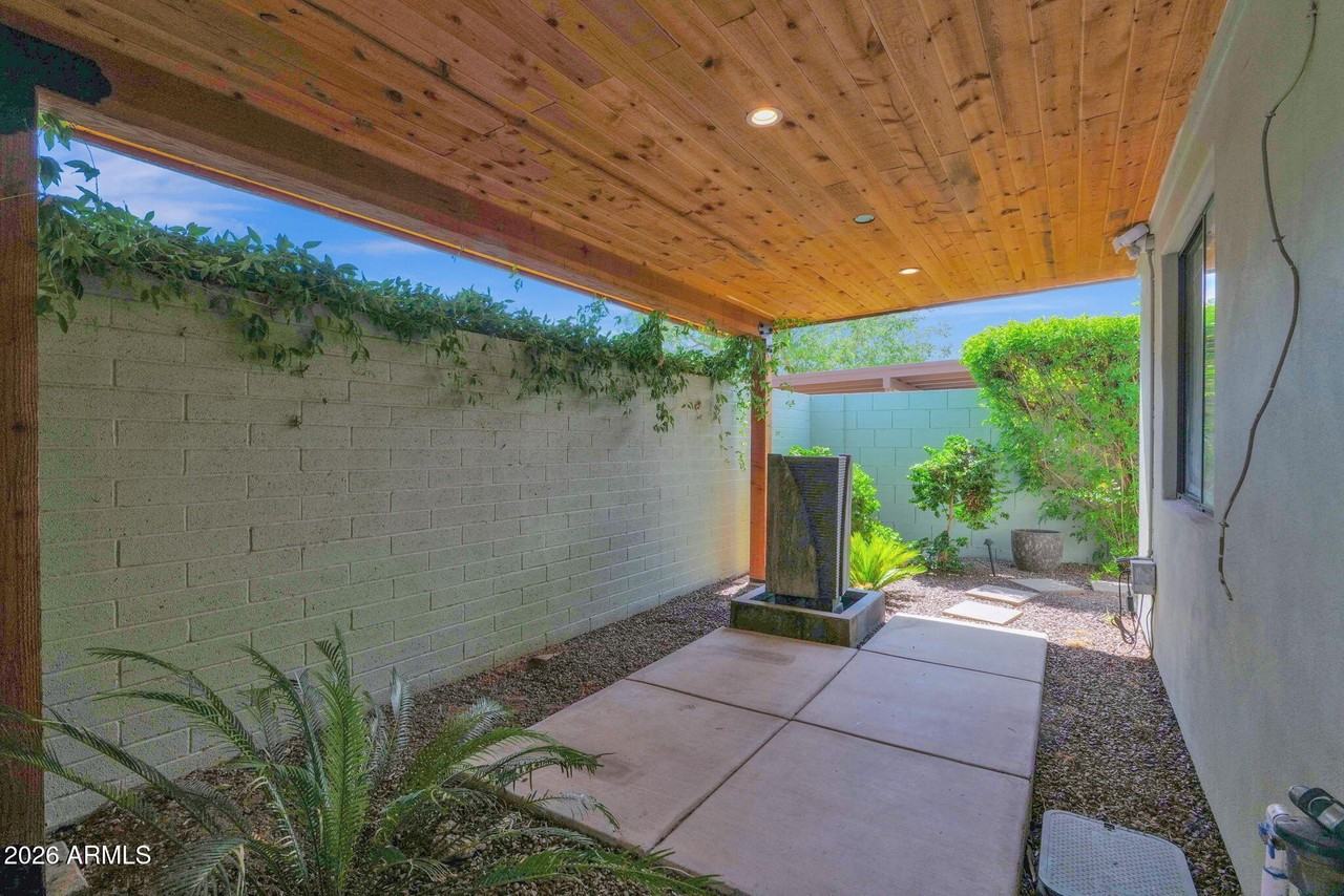 4916 E Amelia Ave - Photo 3 of 26