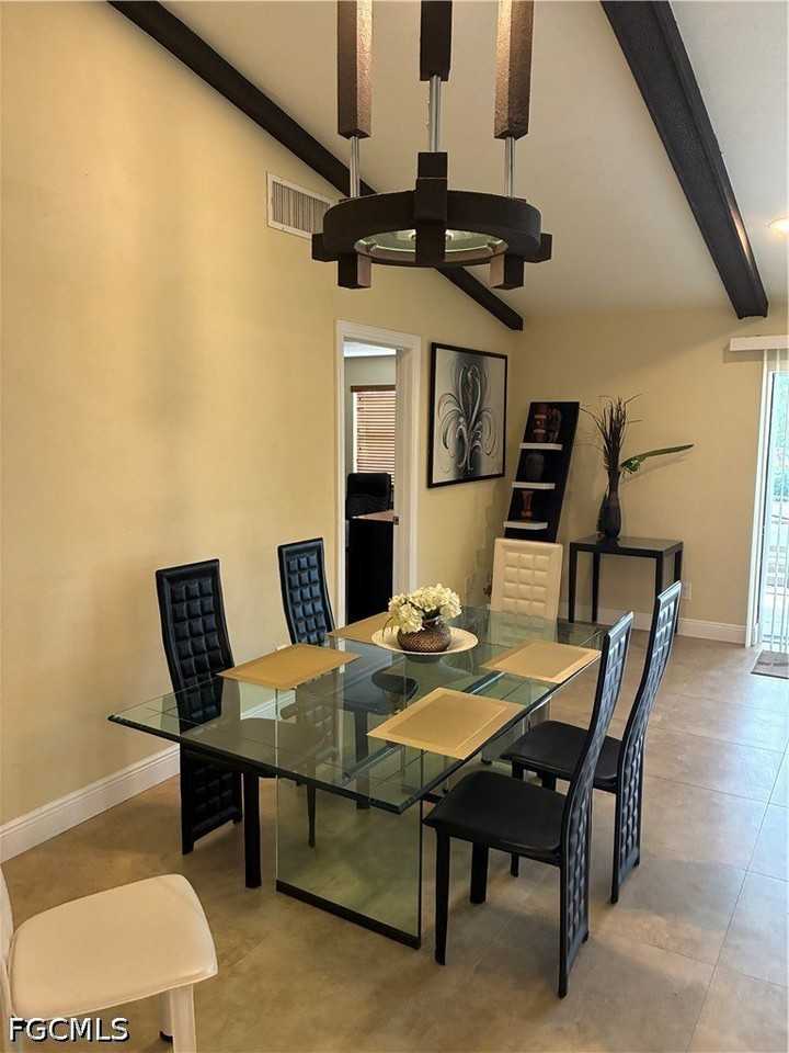 519 Se 20th Ct - Photo 4 of 18