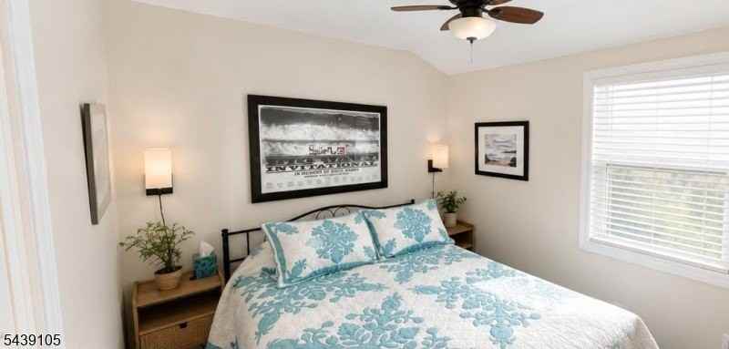 618 Redmond Ave - Photo 4 of 6
