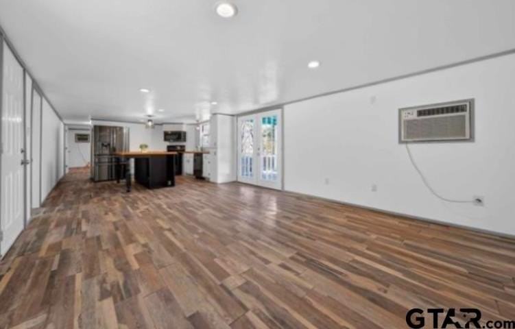 10881 Hillside Dr - Photo 2 of 12