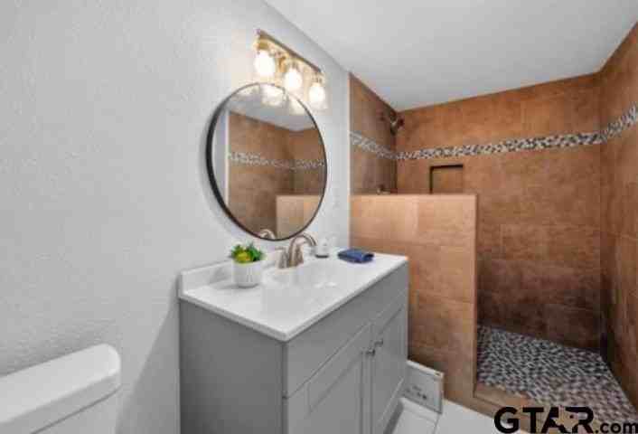 10881 Hillside Dr - Photo 4 of 12