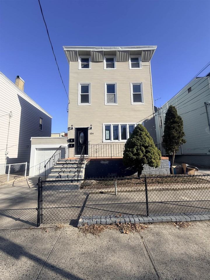 124 Winfield Ave #1