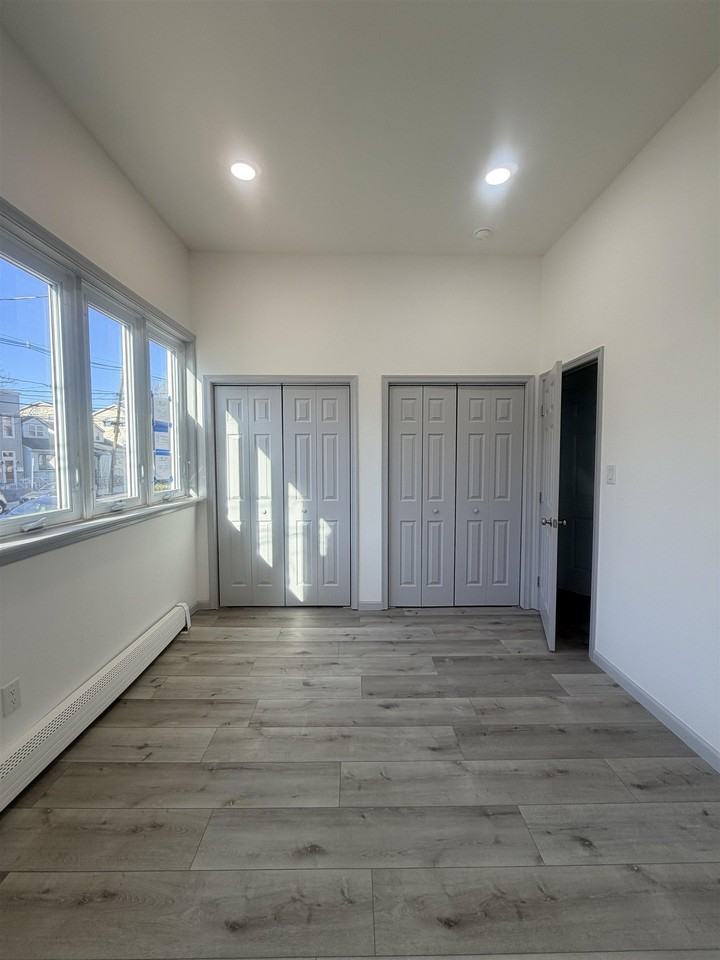 124 Winfield Ave #1 - Photo 2 of 36