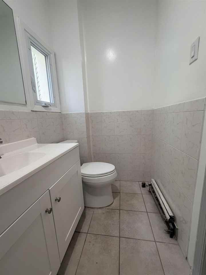 124 Winfield Ave #1 - Photo 3 of 36