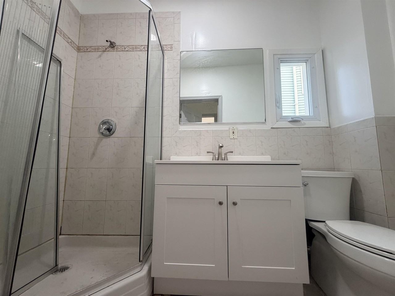 124 Winfield Ave #1 - Photo 4 of 36