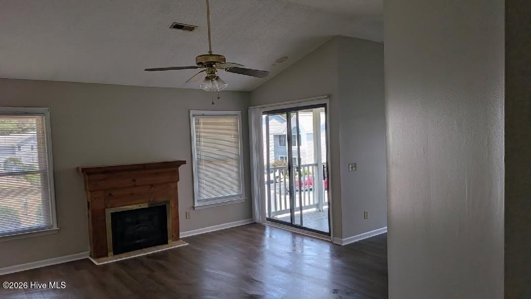 143 W Victoria Ct #F - Photo 3 of 8