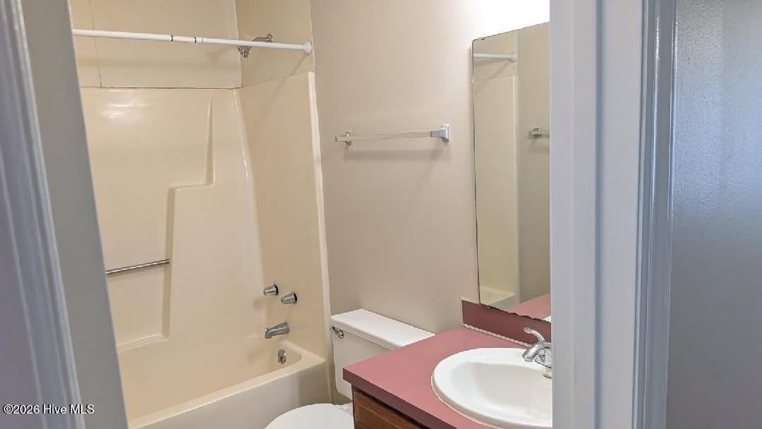 143 W Victoria Ct #F - Photo 5 of 8