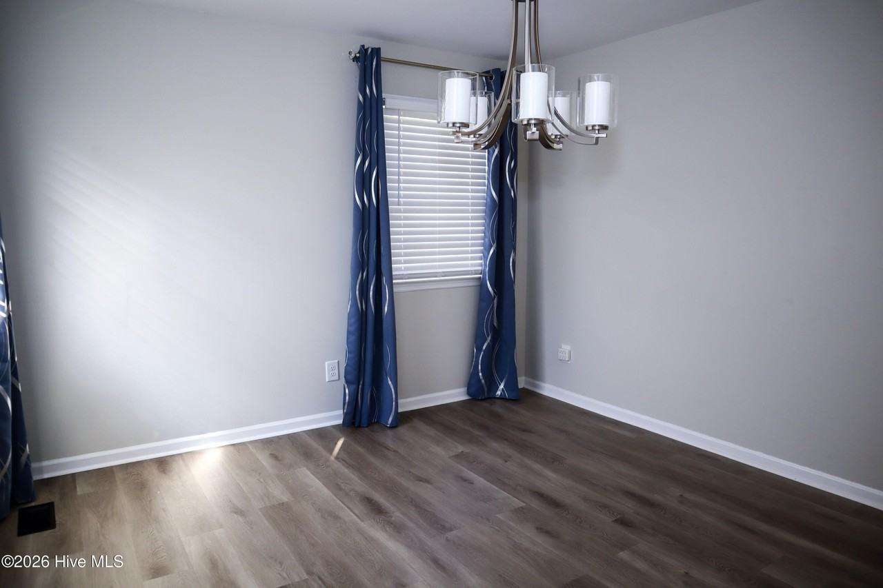 8359 Inscoe Rd - Photo 4 of 26