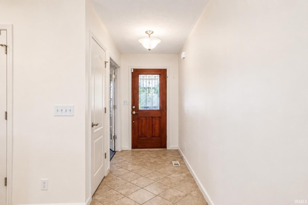 3937 Amethyst Dr - Photo 4 of 29