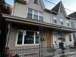 featured image of 1616 Ferry St #2