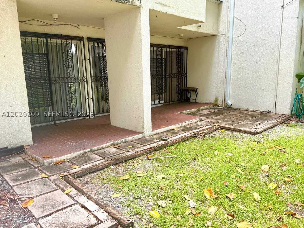 1910 Sw 17th Ave #4 - Photo 7 of 13