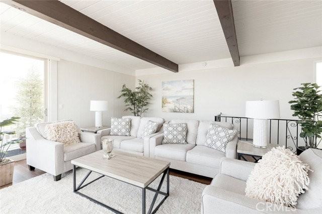 126 Neptune Ave - Photo 3 of 8