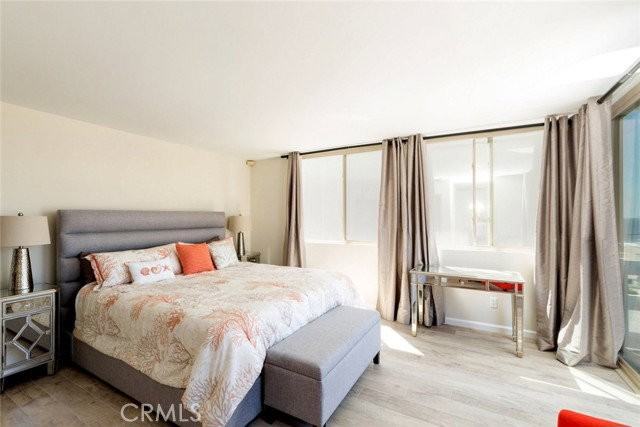 126 Neptune Ave - Photo 6 of 8