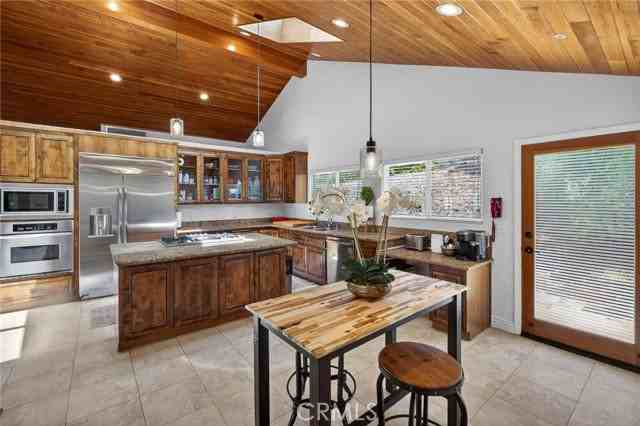 58 Eastfield Dr - Photo 2 of 8
