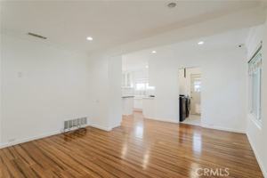 featured image of 23926 Hamlin St