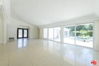 16379 Meadowridge Rd - Photo 4 of 8