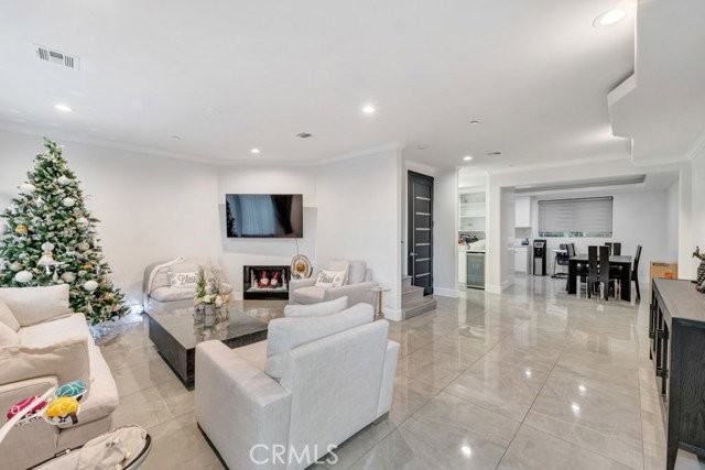 11145 Sunshine Ter #106 - Photo 5 of 8