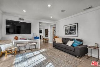 751 Westholme Ave - Photo 3 of 8