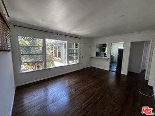 2115 Ocean Park Blvd #4 - Photo 5 of 8