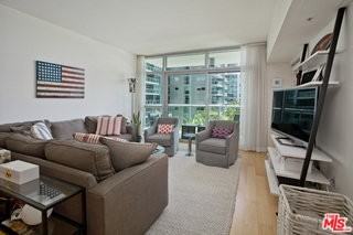 13700 Marina Pointe Dr #630 - Photo 3 of 8
