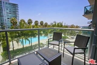 13700 Marina Pointe Dr #630 - Photo 4 of 8