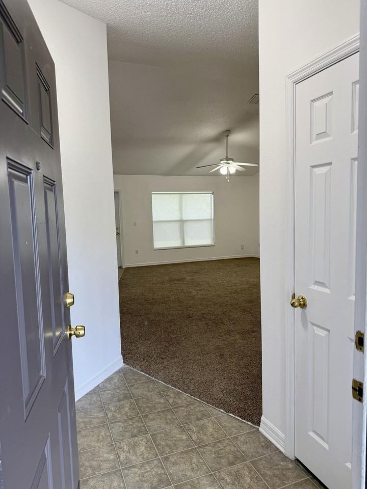 324 Seaside Ter - Photo 3 of 15