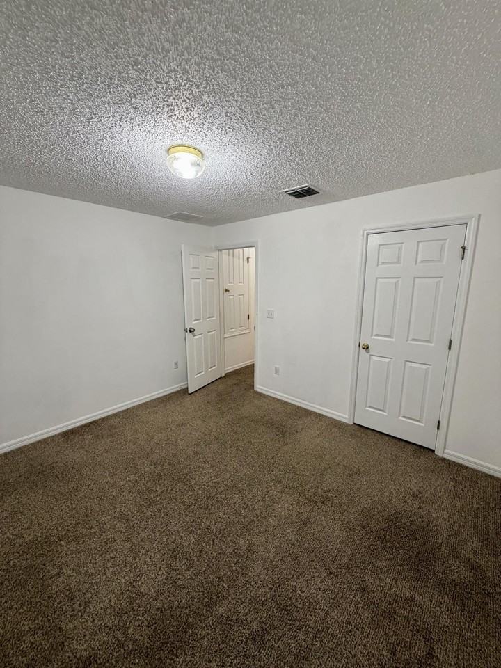 324 Seaside Ter - Photo 7 of 15