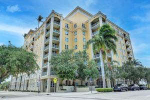 featured image of 403 S Sapodilla Ave #307