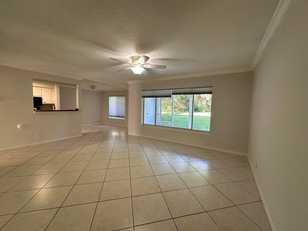 815 W Boynton Beach Blvd #16-104 - Photo 3 of 20