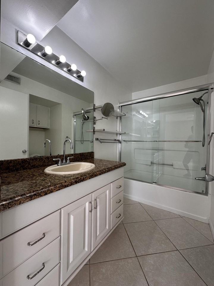 815 W Boynton Beach Blvd #16-104 - Photo 7 of 20