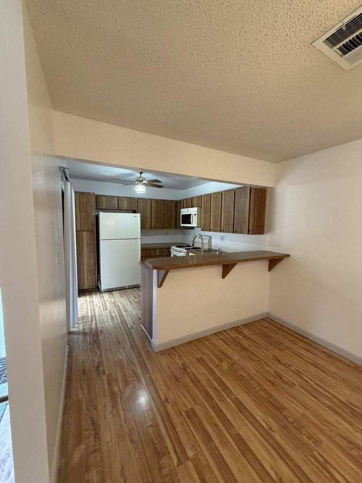 2201 Sw 28th St #50 - Photo 6 of 17