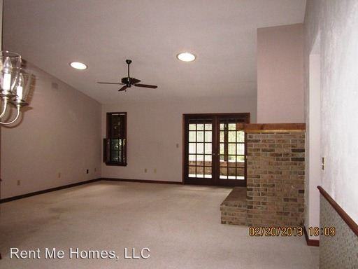 1536 Poplar Dr - Photo 2 of 18