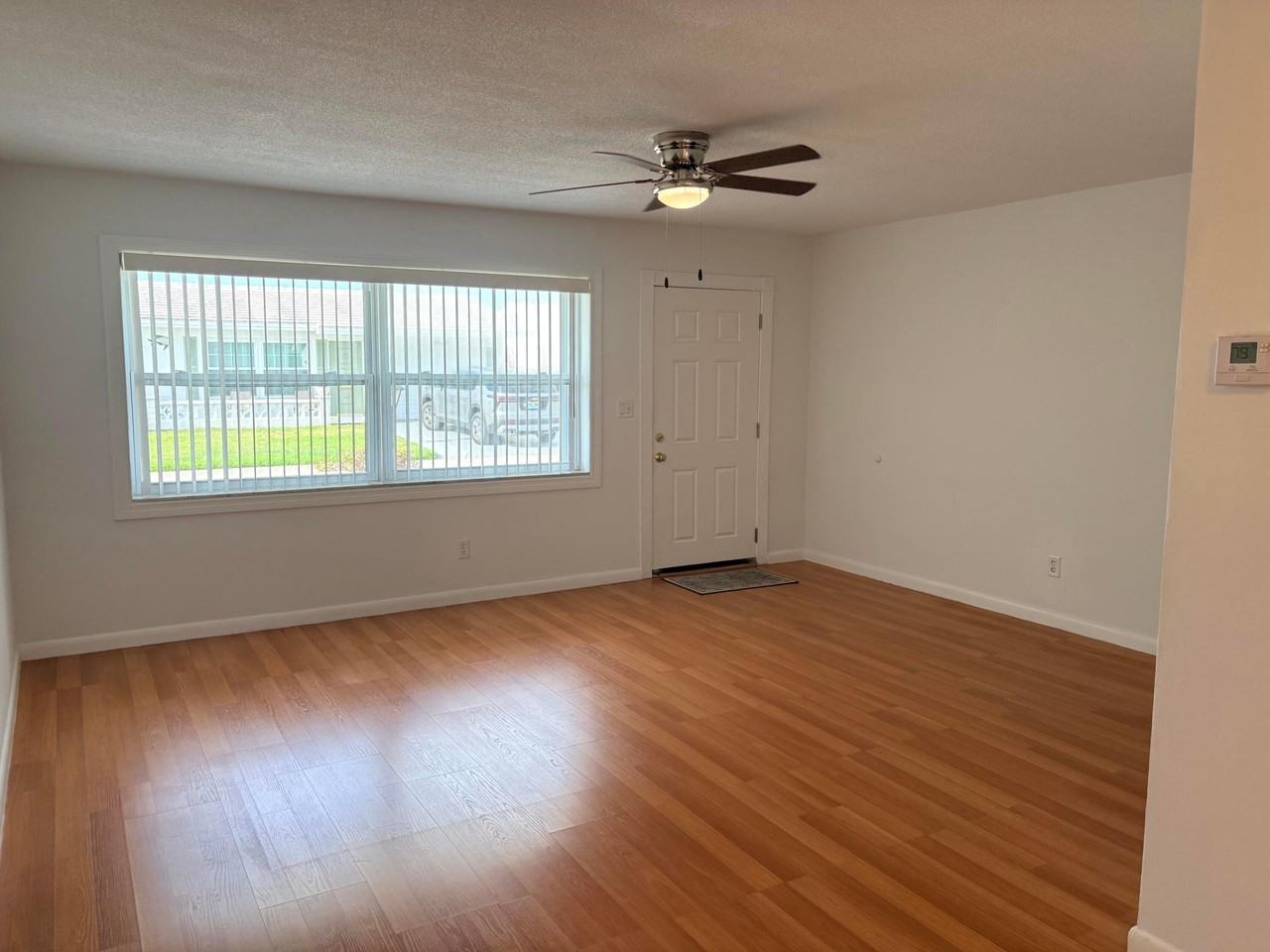 1009 Sw 3rd Way - Photo 3 of 16
