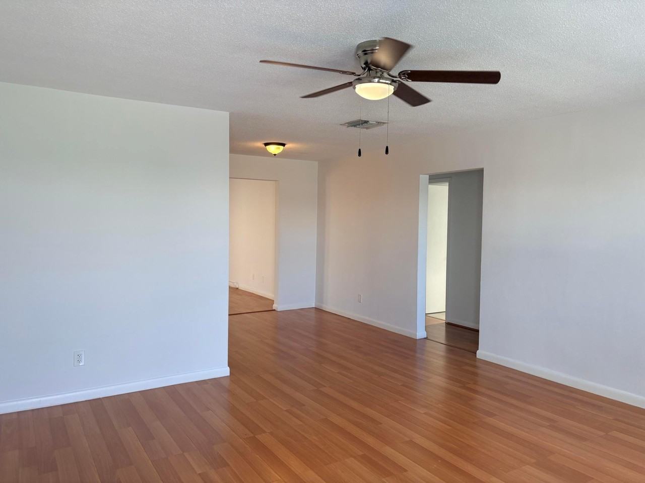 1009 Sw 3rd Way - Photo 4 of 16