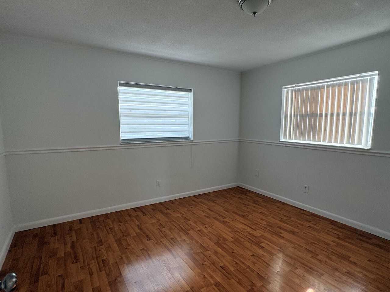 1009 Sw 3rd Way - Photo 6 of 16