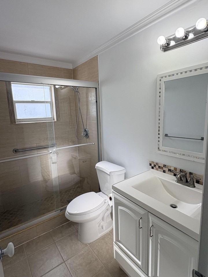 1009 Sw 3rd Way - Photo 7 of 16