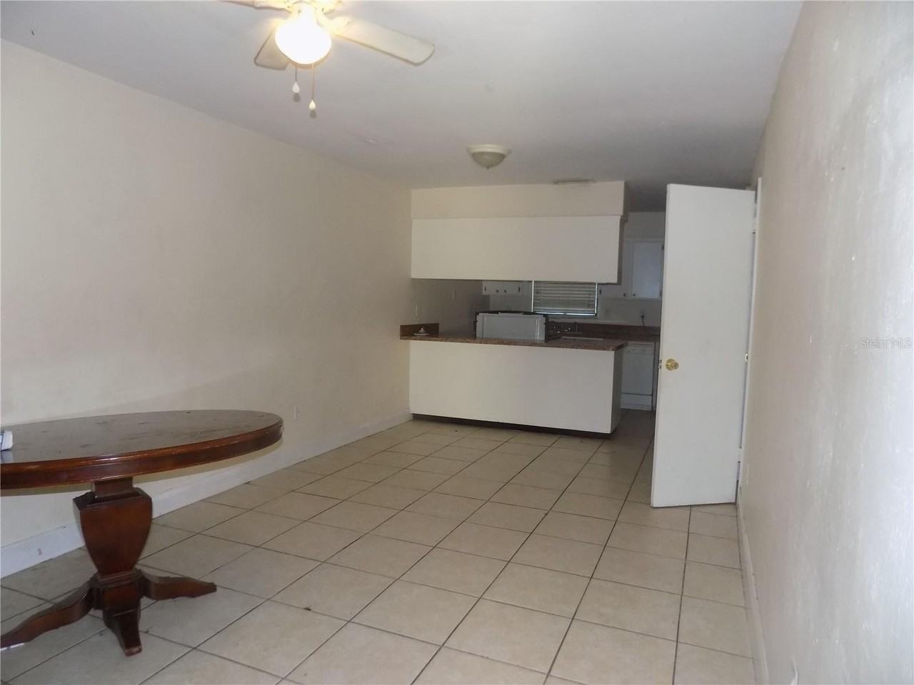 713 Sw 69th St - Photo 4 of 28