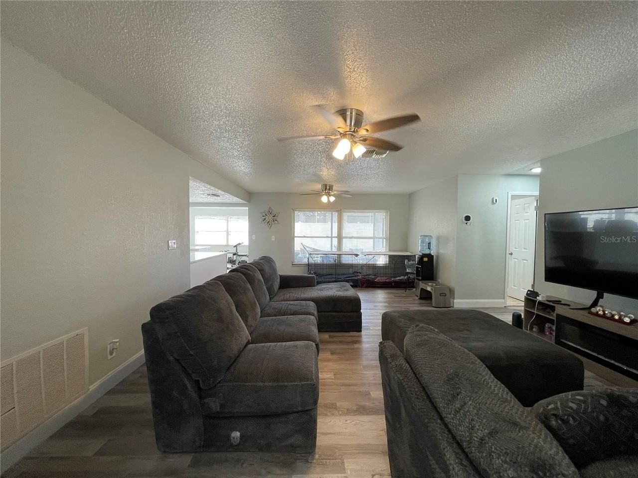 8910 Elm Leaf Ct - Photo 6 of 29